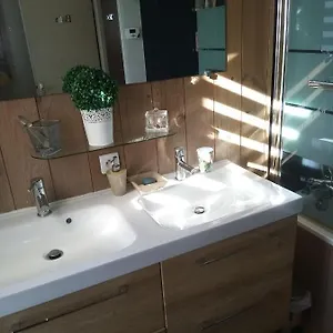 Dans Jolie Maison Avec Jardin Au Calme Bayona